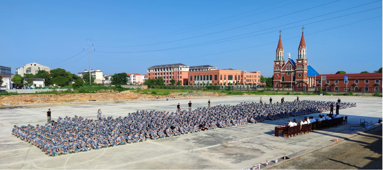 軍歌奏響  共筑強(qiáng)國(guó)夢(mèng)(圖1)