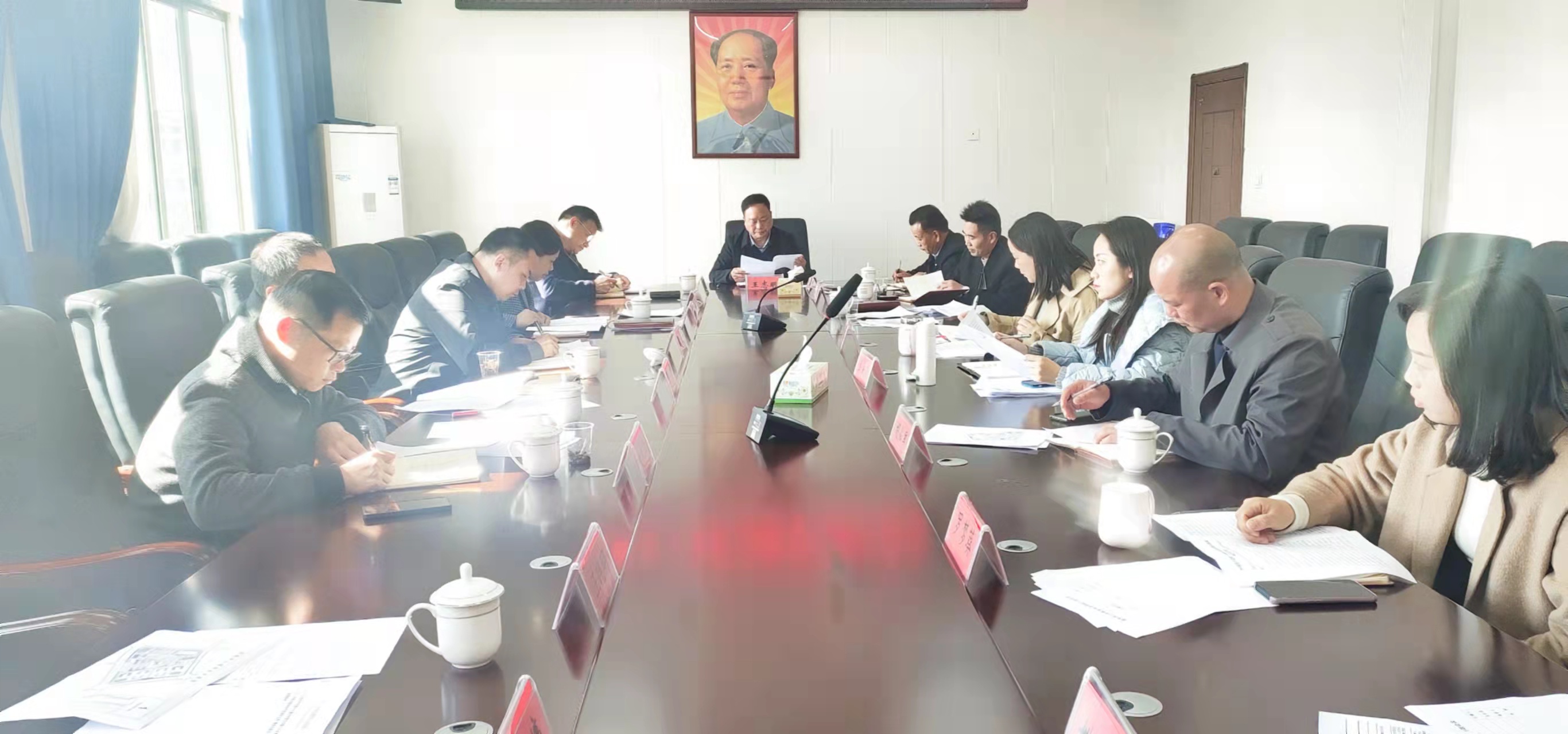 立德樹人擔(dān)使命 奮力建功新時(shí)代——我校黨員干部師生認(rèn)真學(xué)習(xí)貫徹黨的十九屆六中全會(huì)精神(圖1)